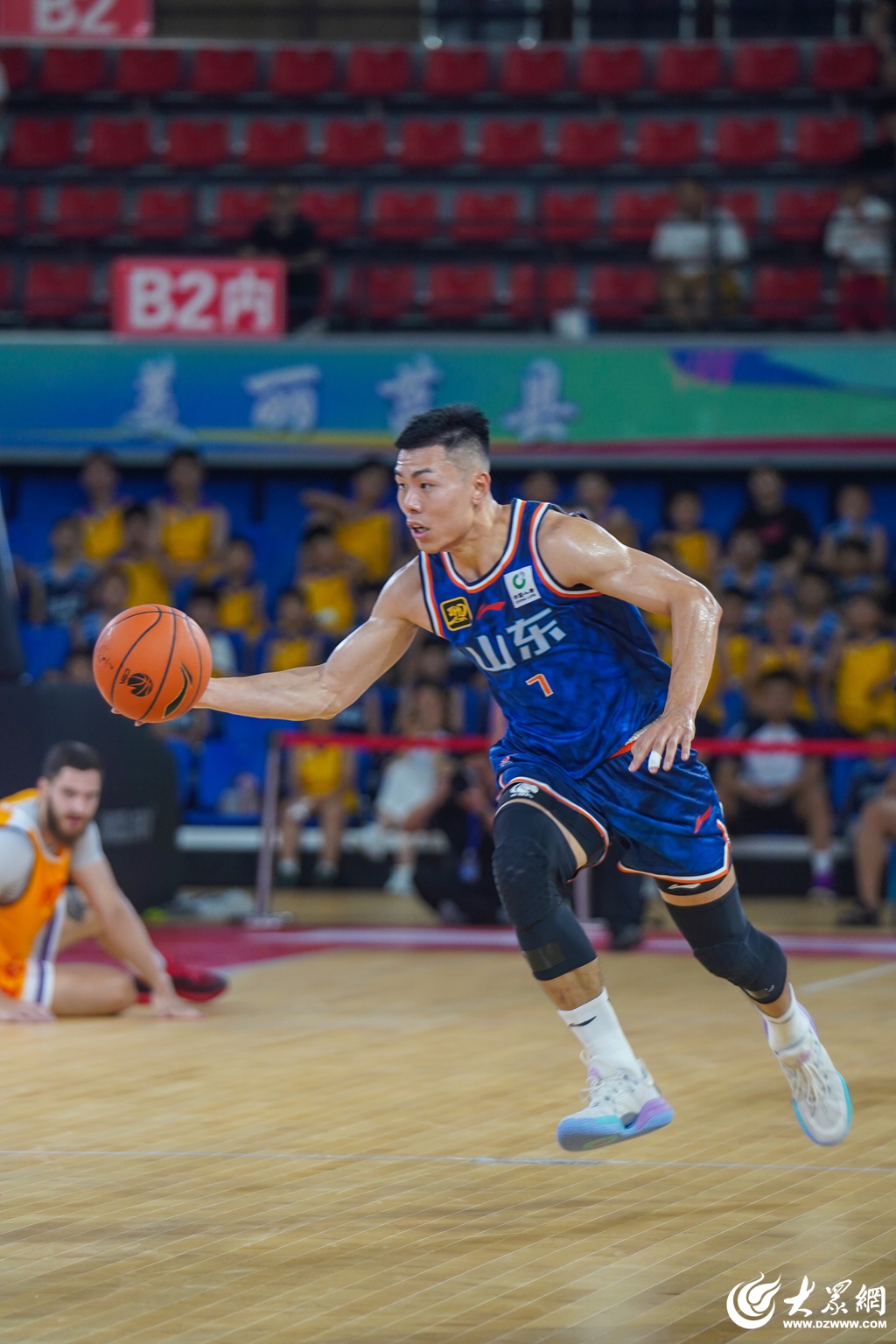 kaiyun-加时末段山东男篮调整名单以备欧超杯；更衣室发声环节打磨；赛场秩序良好；更衣室氛围转暖的简单介绍