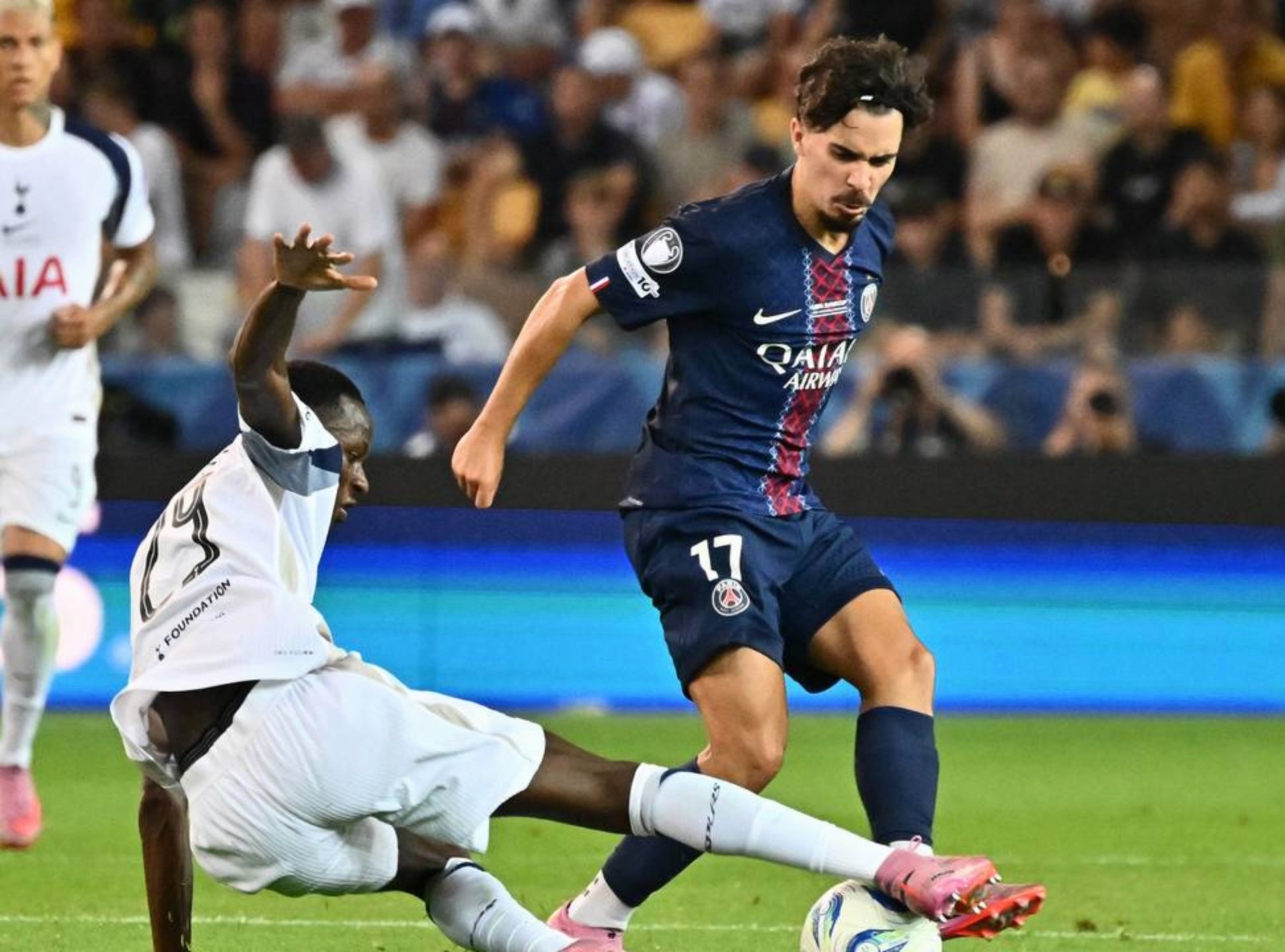 开云APP-关于加时末段意大利杯焦点战，巴黎圣日耳曼战术微调，态度坚定，身体对抗强度拉满的信息