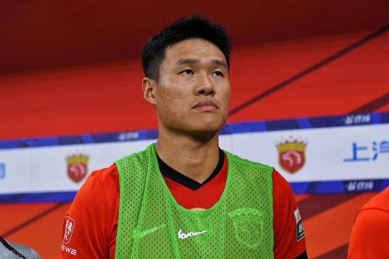 开云官网-包含里程碑夜上海海港队长鼓劲，法甲转会期刷纪录，话题不断，控场能力受关注的词条