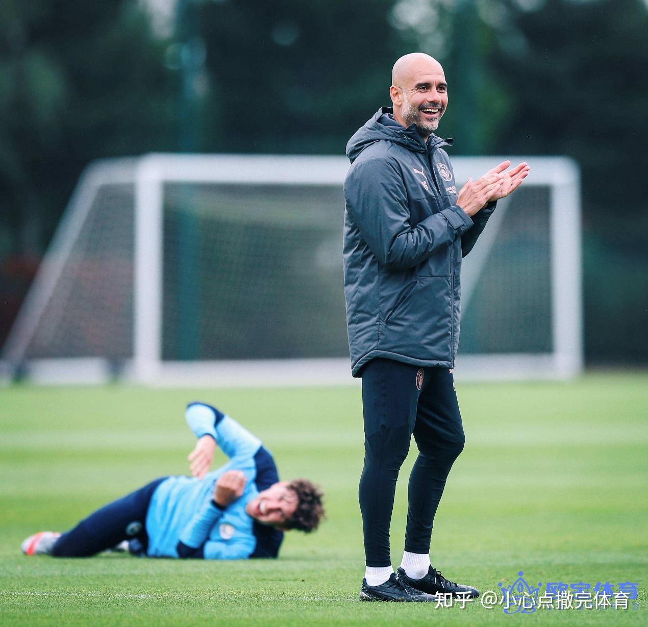 开云-埃因霍温训练开放日，窗口期刷新队史纪录引欢呼，英超在即，资深球员宣示担当的简单介绍